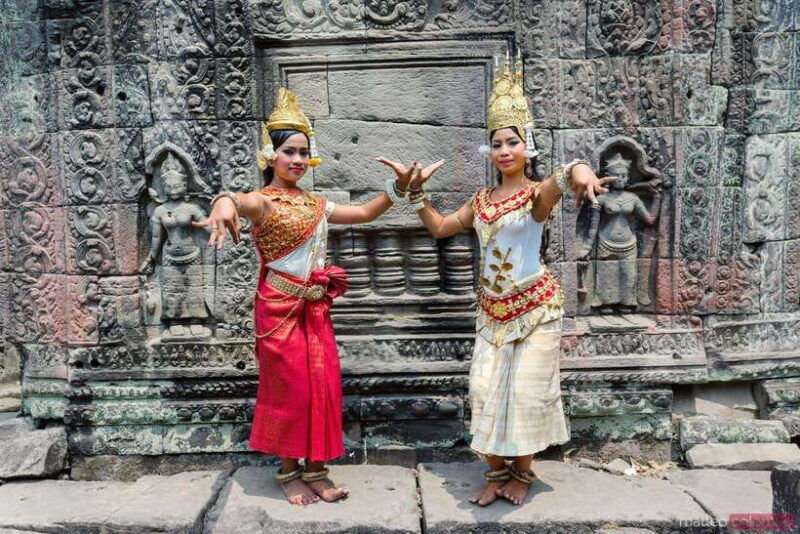 apsara-dance-show-with-dinner-by-tuk-tuk-roundtrip-transfer