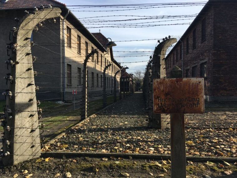 auschwitz-birkenau-tour-from-wroclaw-2