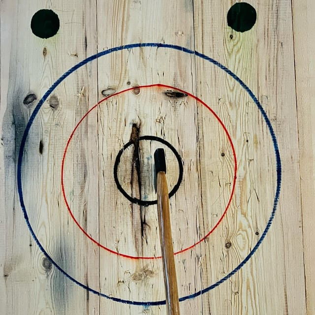 axe-throwing-experience-in-gdansk