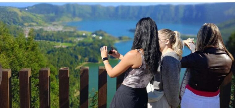 azores-shore-tour-sete-cidades-with-small-wine-cheese