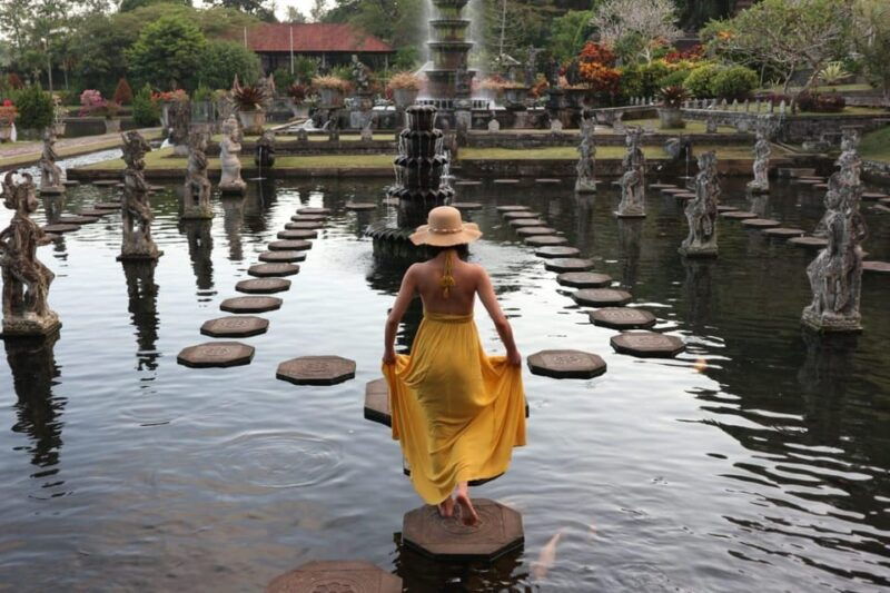 bali-gate-of-heaven-besakih-temple-tirta-gangga-tour
