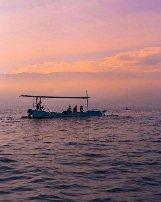 bali-lovina-dolphin-tour-watching-sunrise