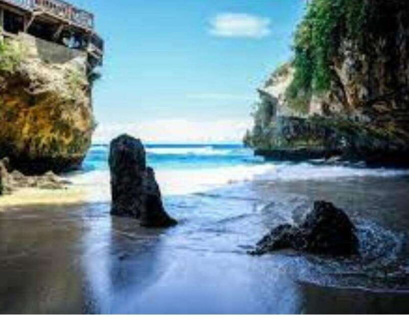 bali-private-sightseeing-nusa-dua-area-gwk-jimbaran-beach