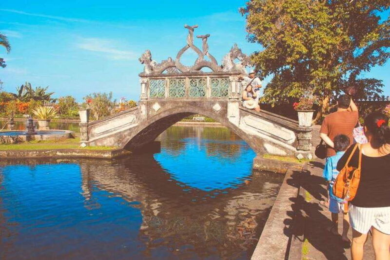 bali-private-tour-to-lempuyang-temple-tirta-gangga-and