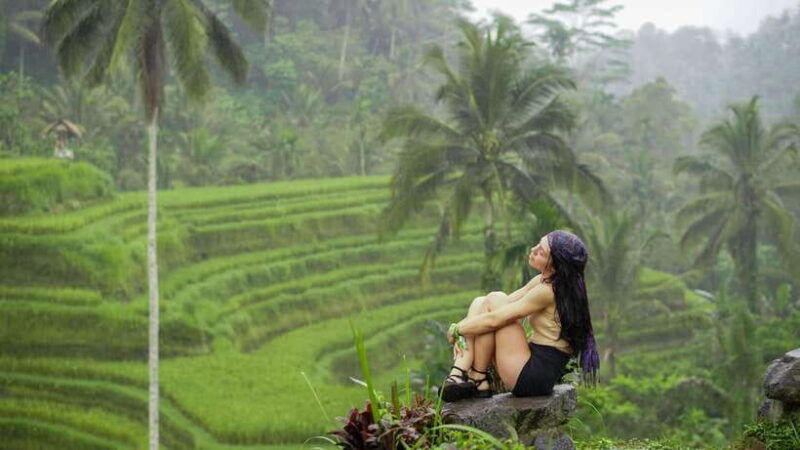 bali-waterfalls-rice-terrace-swing-with-photographer