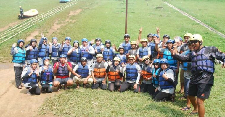bandung-pangalengan-river-rafting-adventure-with-lunch
