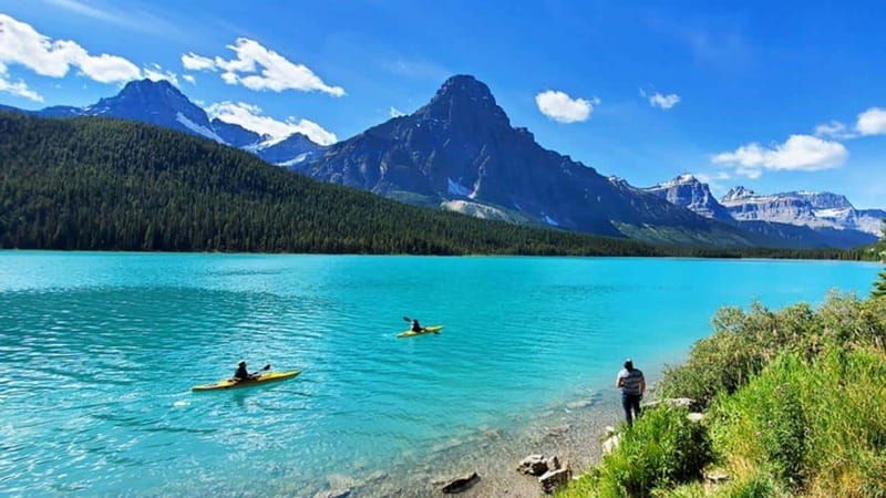 banff-calgary-canmore-crowfoot-glacier-and-5-lakes-tour
