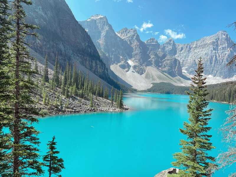 banff-calgary-lake-louise-moraine-lake-and-emerald-lake