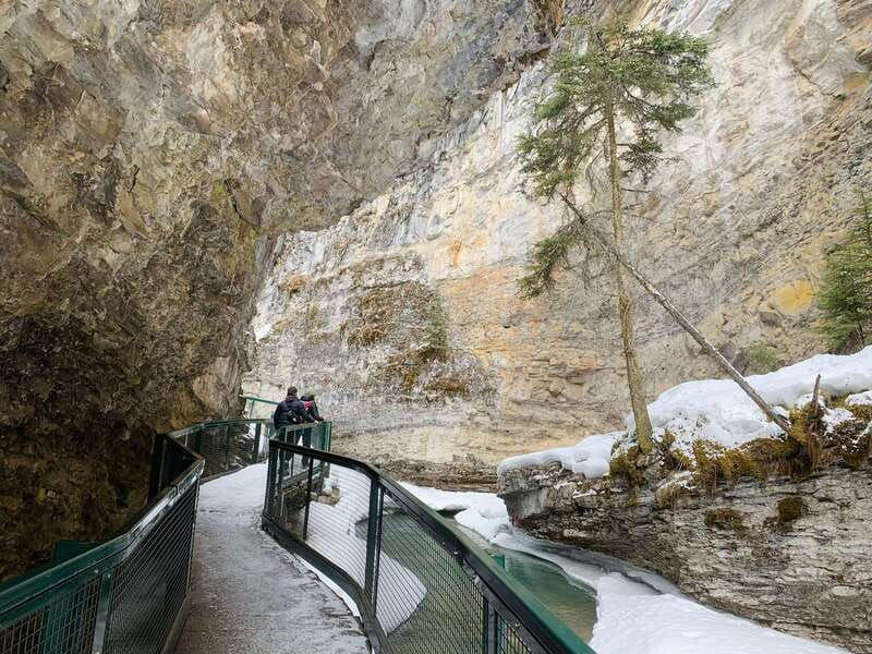 banff-gondola-hot-spring-johnston-canyon-lake-minnewanka