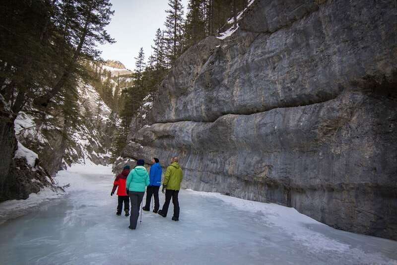 banff-grotto-canyon-icewalk