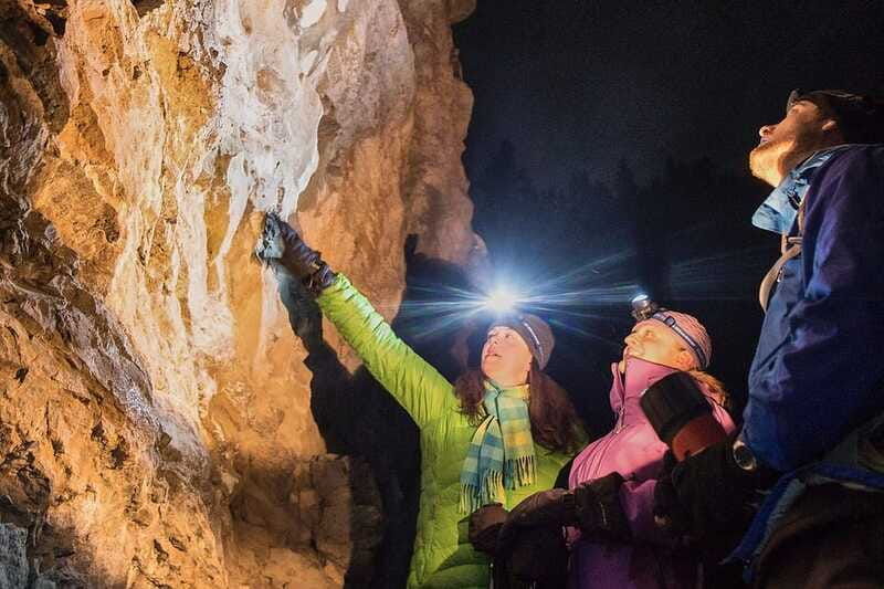 banff-johnston-canyon-evening-icewalk