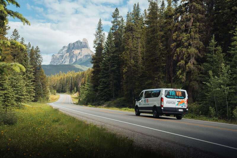 banff-tour-louise-emerald-lake-falls-and-johnston-canyon