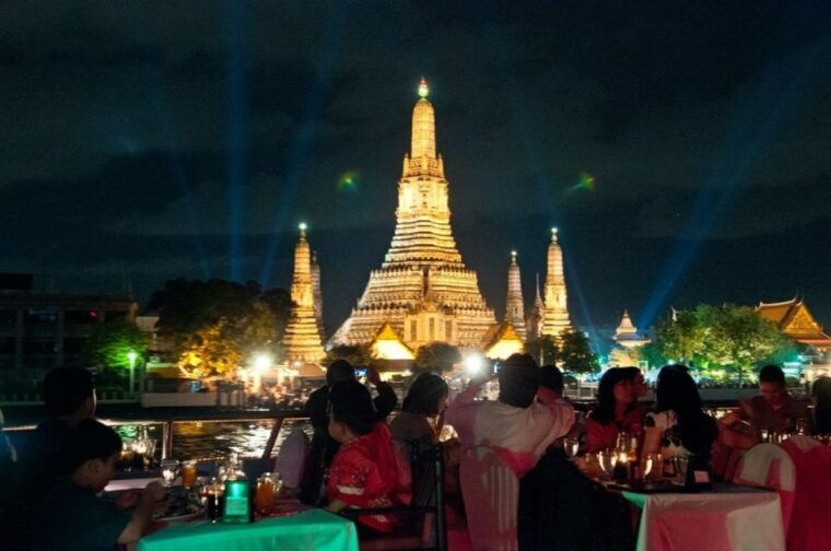 bangkok-2-hour-dinner-shows-on-white-orchid-river-cruise