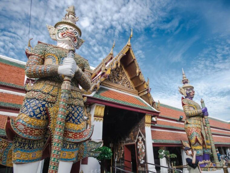 bangkok-grand-palace-and-wat-arun-guided-walking-tour
