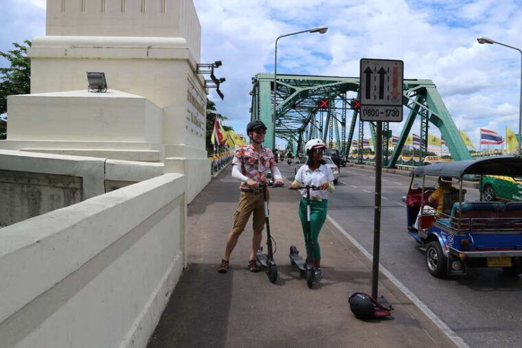 bangkok-riverside-e-scooter-adventure-with-streetfood-snack