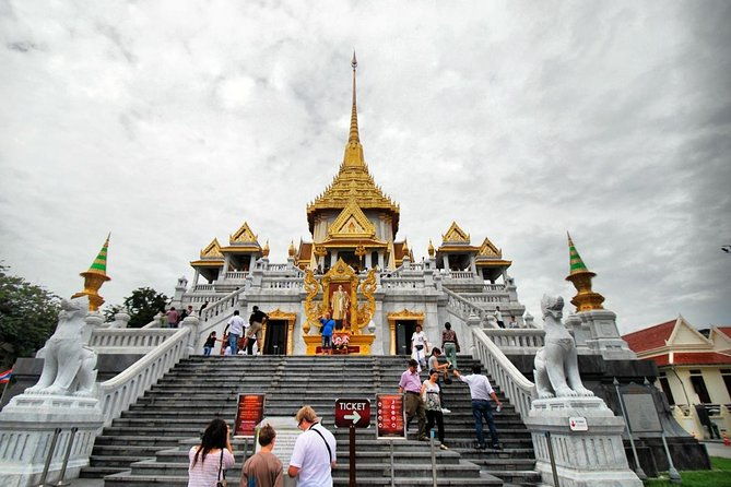 Bangkok Tour by Selfie Expert : FlowerMarket, WatTraimit, WatPho - Practical Details and Value