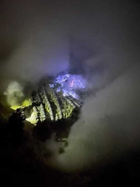 banyuwangi-mt-ijen-hike-blue-fire-panoramic-lake-guided