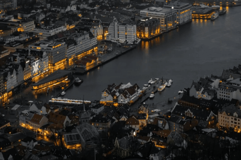 bergen-christmas-market-and-city-highlights-walking-tour