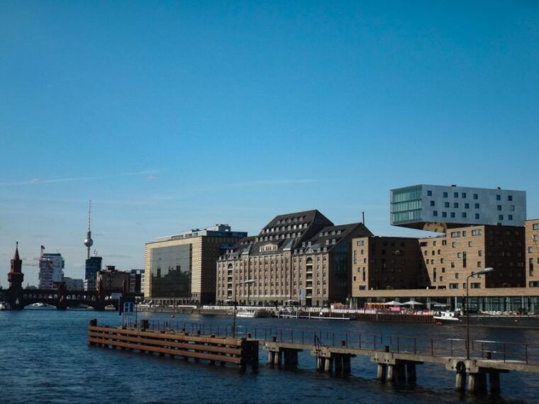 berlin-2-5-hour-east-side-boat-cruise-with-commentary