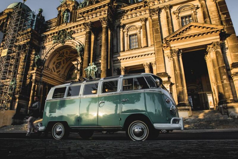 berlin-sightseeing-tour-in-classic-volkswagen-t1-samba-bus