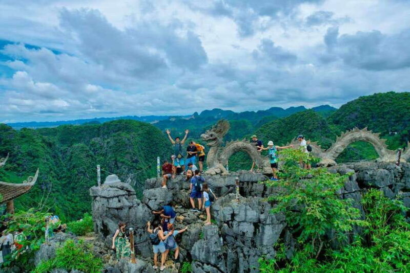 best-ninh-binh-trip-bai-dinh-mua-caves-trang-an-boat-tour