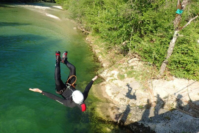 bled-guided-canyoning-tour-with-transport