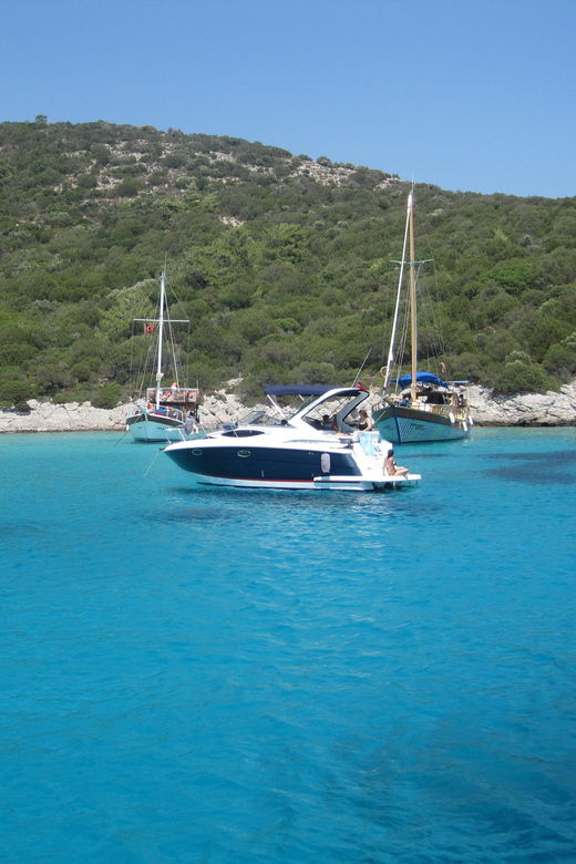 bodrum-black-island-tour-with-lunch-and-swimming-stops