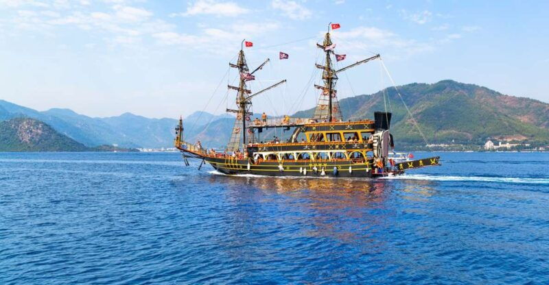 bodrum-pirate-boat-cruise-incl-lunch-and-drinks