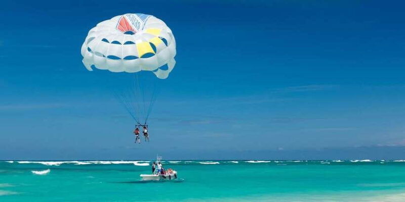 boracay-solo-or-tandem-parasailing-experience