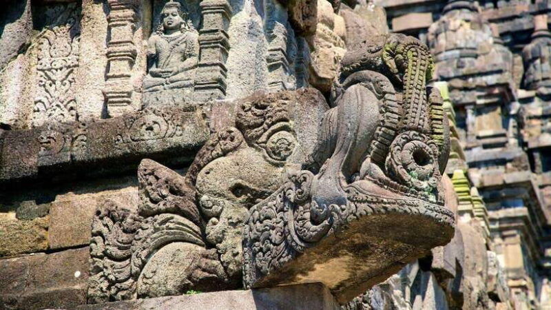 borobudur-climb-up-and-prambanan-private-tour