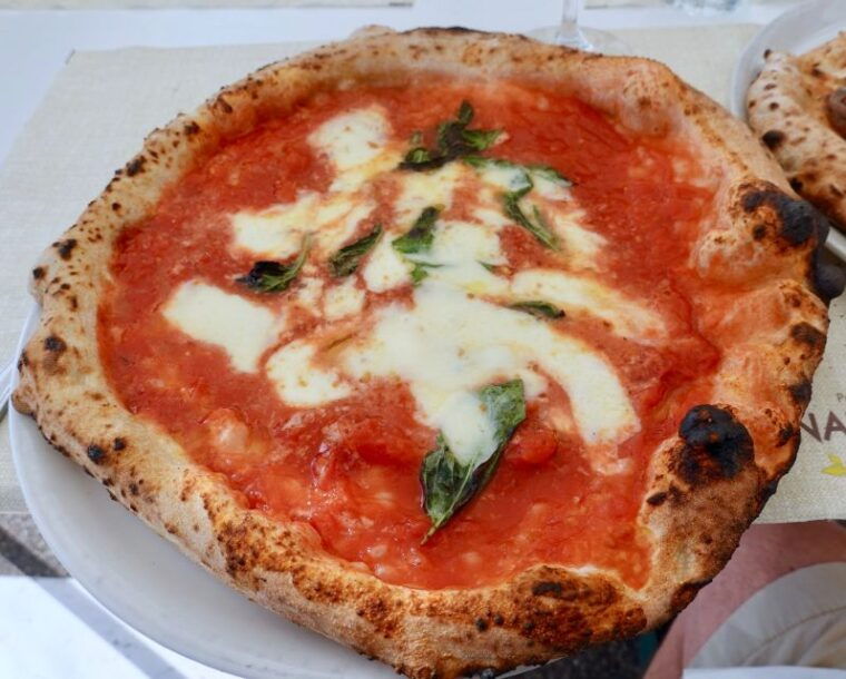 boston-north-end-pizza-walking-tour-with-3-slices-cannoli