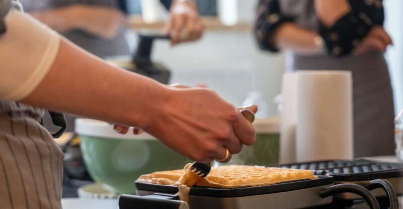 bruges-belgian-waffle-making-workshop-with-beer-tasting