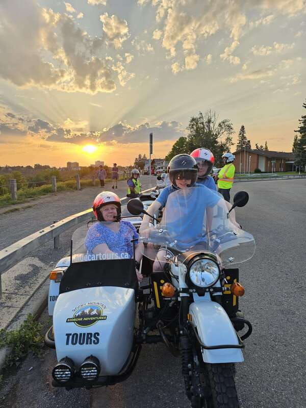calgary-city-tour-by-vintage-style-sidecar-motorcycle