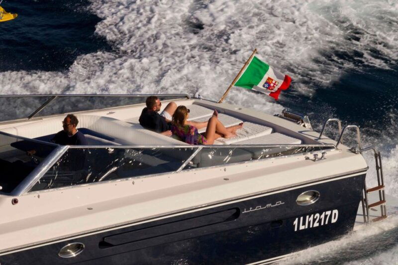 capri-private-boat-tour-from-sorrento-on-itama-50