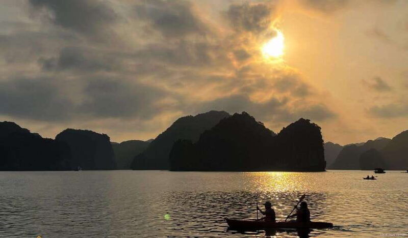 cat-ba-island-lan-ha-bay-day-trip-kayaking-swimmingbiking