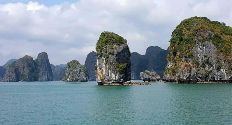 cat-ba-lan-ha-bay-and-viet-hai-village-day-trip