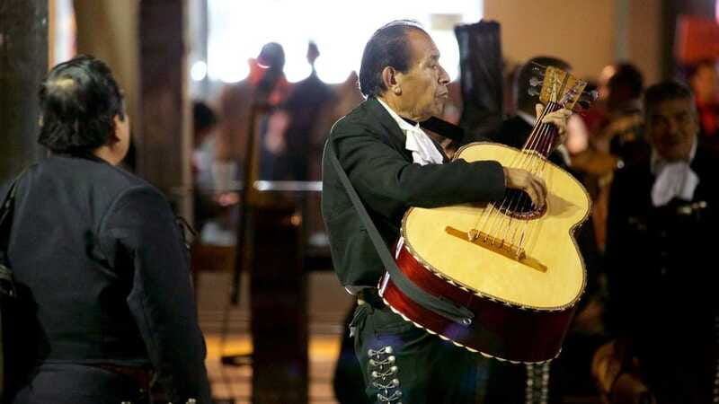 cdmx-evening-tour-to-plaza-garibaldi