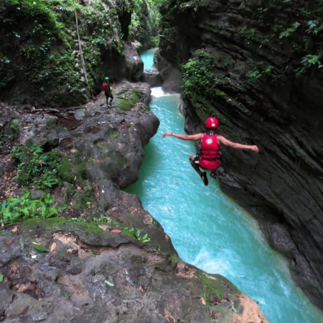 cebu-city-to-pescador-island-kawasan-canyoneering-tour