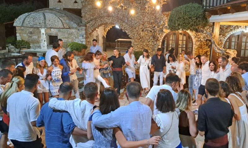 chania-cretan-folklore-dance-show-with-dinner-and-pickup