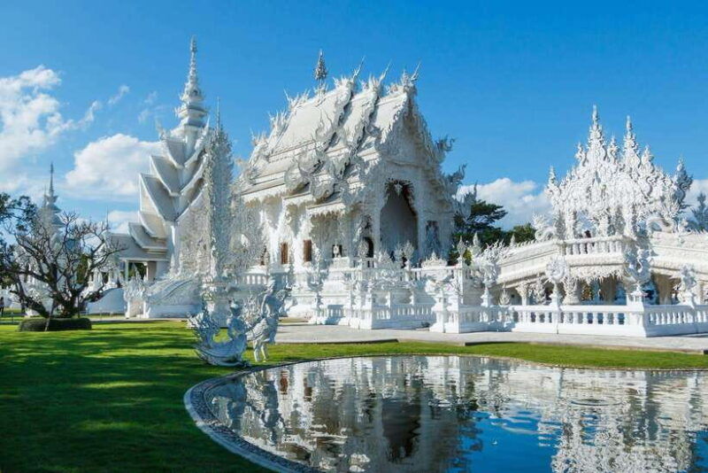chiang-mai-chiang-rai-templeswhite-red-blue-day-tour