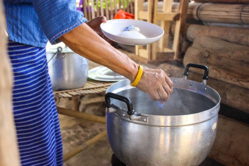 chiang-mai-local-village-exploring-with-weaving-experience