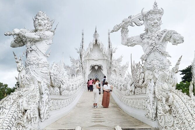 Chiang Rai Famed Temples and Golden Triangle Tour from Chiang Mai - FAQ