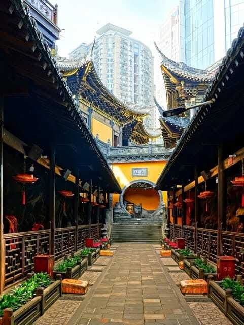 chongqingstrolling-through-the-cityinclude-dinner