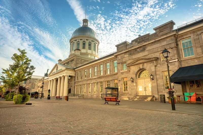 christmas-magic-old-montreal-walking-tour