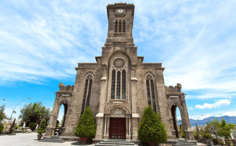 city-tour-private-car-rental-for-sightseeing-in-nha-trang