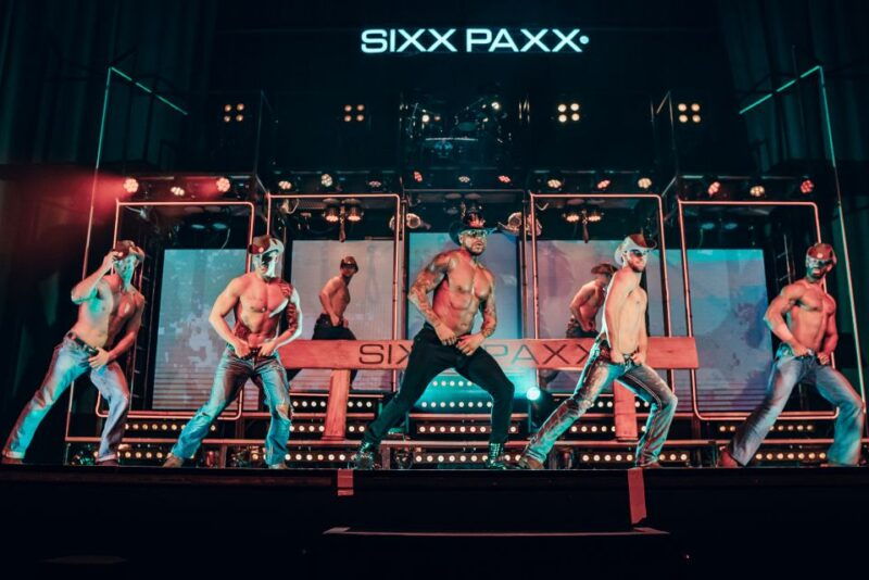 cologne-mens-performing-arts-show-at-theater-koln