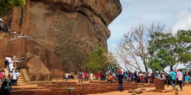 colombo-sigiriya-dambulla-minneriya-park-safari-day-tour