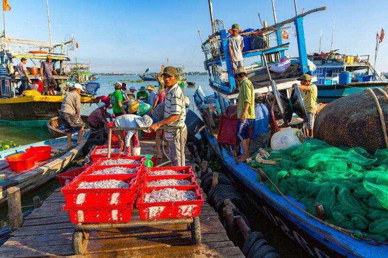 cultural-cruise-discover-hoi-ans-treasure-rhum-production
