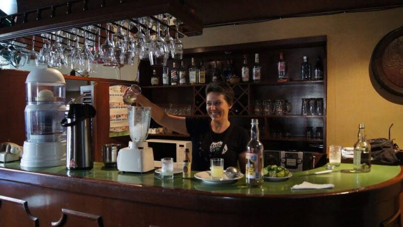 cusco-night-tour-pisco-sour-class-2