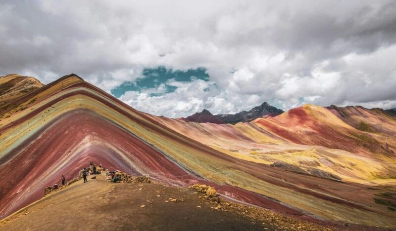 cusco-rainbow-mountain-and-red-valley-tour